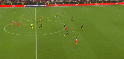 TA：巴萨出售内马尔所挣的钱本可用来改善财务，却被挥霍一空