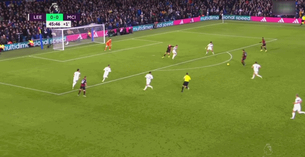 吴少聪女友晒足协杯冠军奖牌：男朋友带的苏州特产