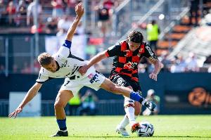 NBA：雄鹿再取关键胜利 字母哥率队登榜首