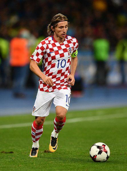 重庆铜梁龙总经理：明年中超主场有几个不同的选择，暂未确定