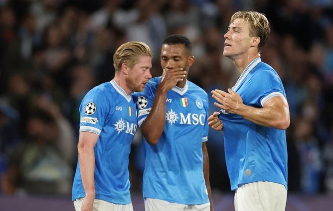 F1阿布扎比站：强势拿下一练第1+二练第1，诺里斯：不太满意