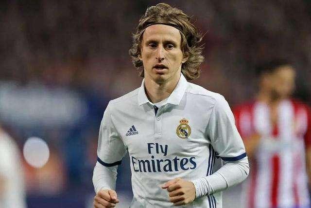 记者：西汉姆联和狼队有意利物浦边锋本-多克