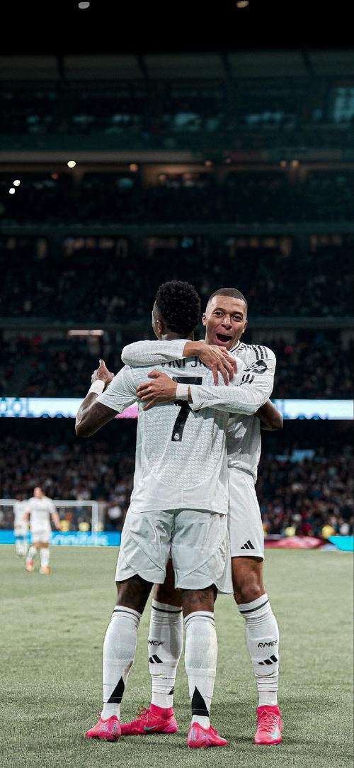 德天空：帕利尼亚已抵达伦敦，他希望本周代表热刺出战拜仁